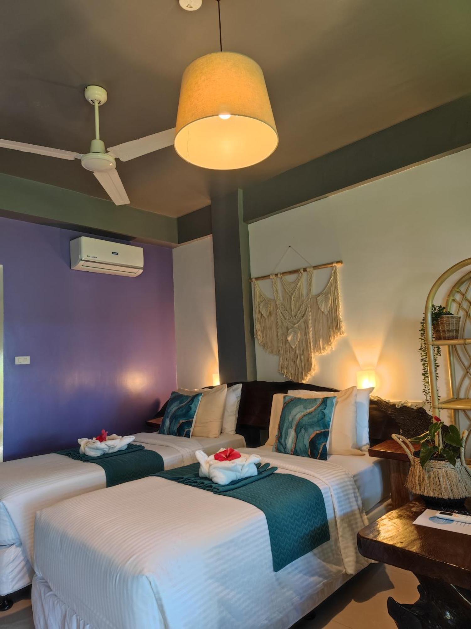 Daluyong Beach Resort جنرال لونا المظهر الخارجي الصورة