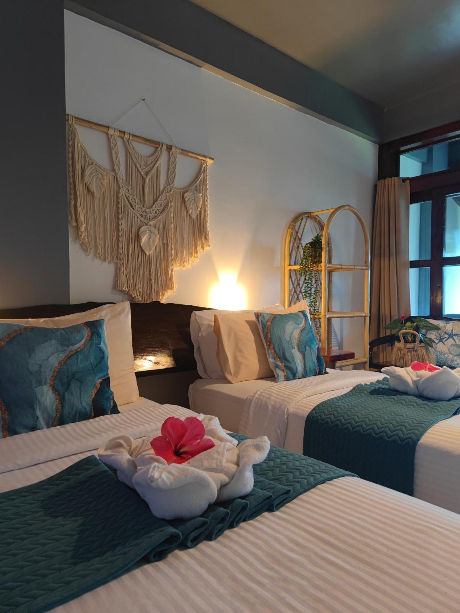 Daluyong Beach Resort جنرال لونا المظهر الخارجي الصورة