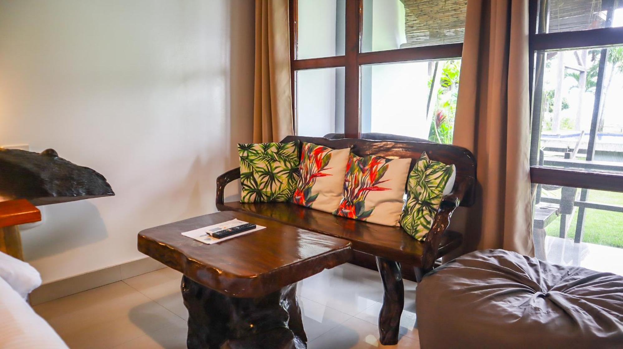 Daluyong Beach Resort جنرال لونا المظهر الخارجي الصورة